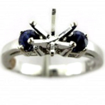 Beautiful 14 Karat White Gold Ring 3.53gr