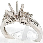 14 Karat White Gold Ring 4gr