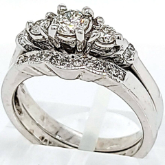 14 Karat White Gold Wedding Set 7.5gr | 21 Preset Diamonds 0.21cts | 2 Side Center Round Diamonds 0.15cts | Center Diamond 0.33cts 
