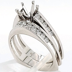 18 Karat White Gold Wedding Set 8.58gr | 21 Channel Set Round Diamonds 0.63cts