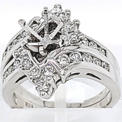 14 Karat White Gold Two Piece Wedding Set 8.9gr