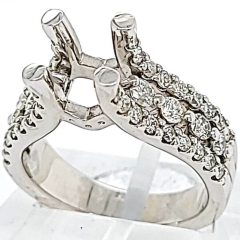 14 Karat White Gold Engagement Ring 7.8gr 