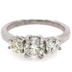 14 Karat White Gold Engagement Ring 3.42gr