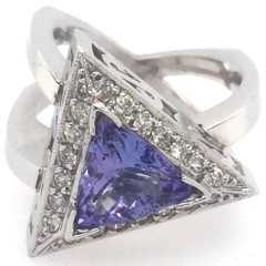 18 Karat White Gold Ring 15.1gr