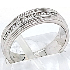 14 Karat White Gold Band 4gr