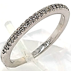 14 Karat White Gold Band 2.4gr with Shared Prongs