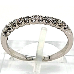 14 Karat White Gold Band 2gr with Shared Prongs