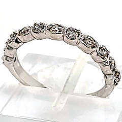 14 Karat White Gold Band | Prong Set Round Diamonds 0.26cts 