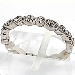 14 Karat White Gold Band | Round Diamonds 0.32cts