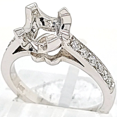 14 Karat White Gold Engagement Ring 4.60gr