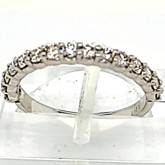 14 Karat White Gold Band with Shared Prongs 2.4gr