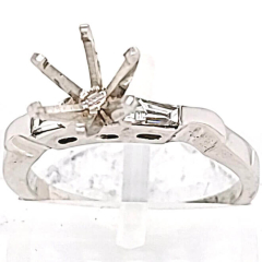 14K White Gold Ring 3.06gr