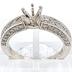 14 Karat White Gold Ring 4.36gr | 42 Preset Diamonds 0.50cts